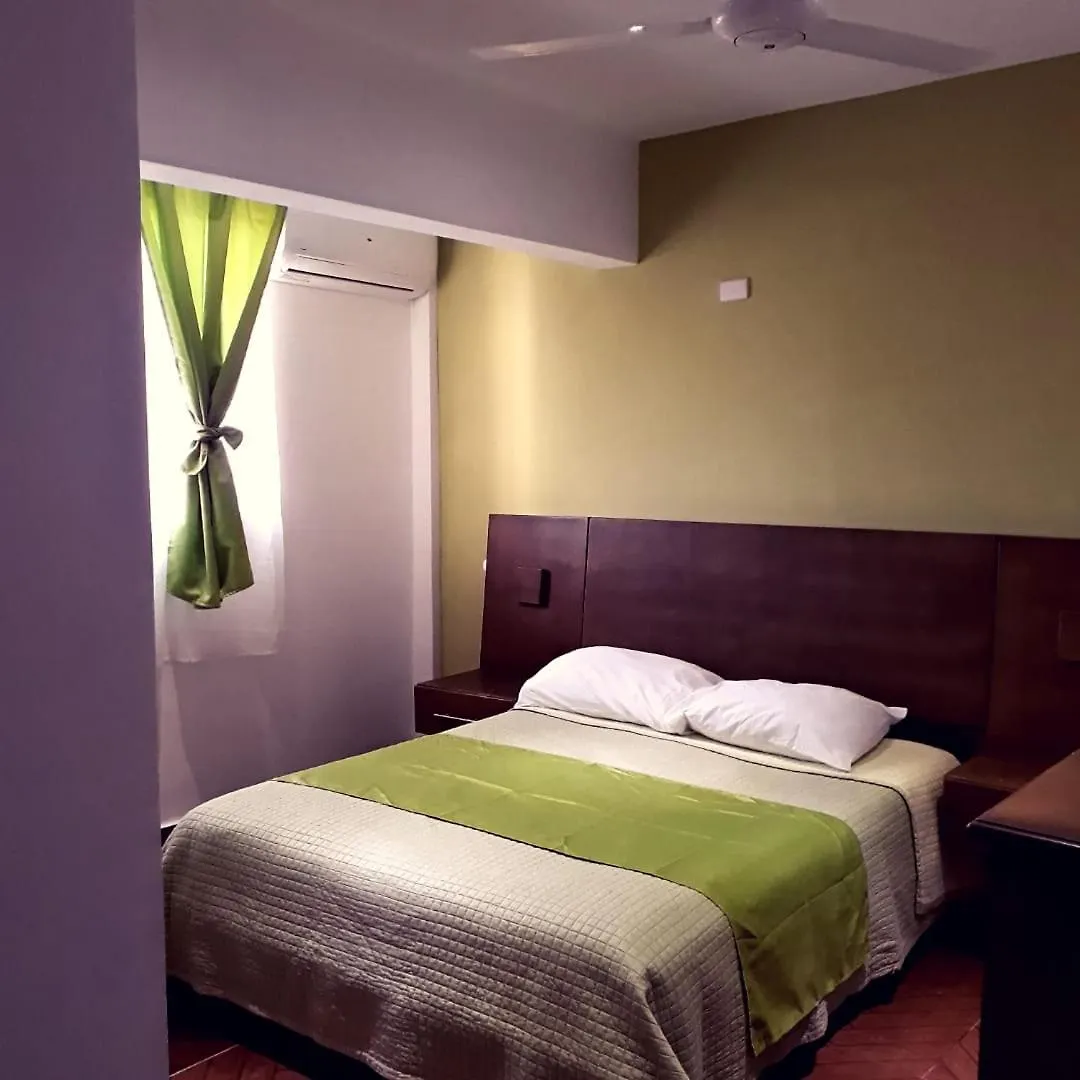 ***  Figaro Hotel Samaná República Dominicana
